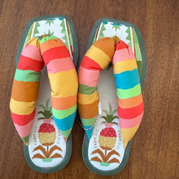 Farm Rio Pineapple Puffy Flip Flop Sandals NWT - Picture 8 of 11